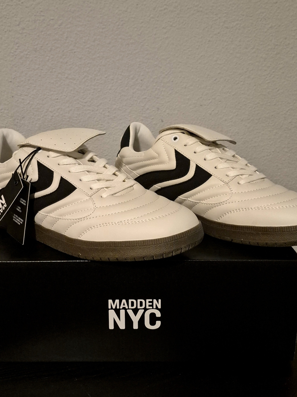 Men’s White and Black Retro Trainer